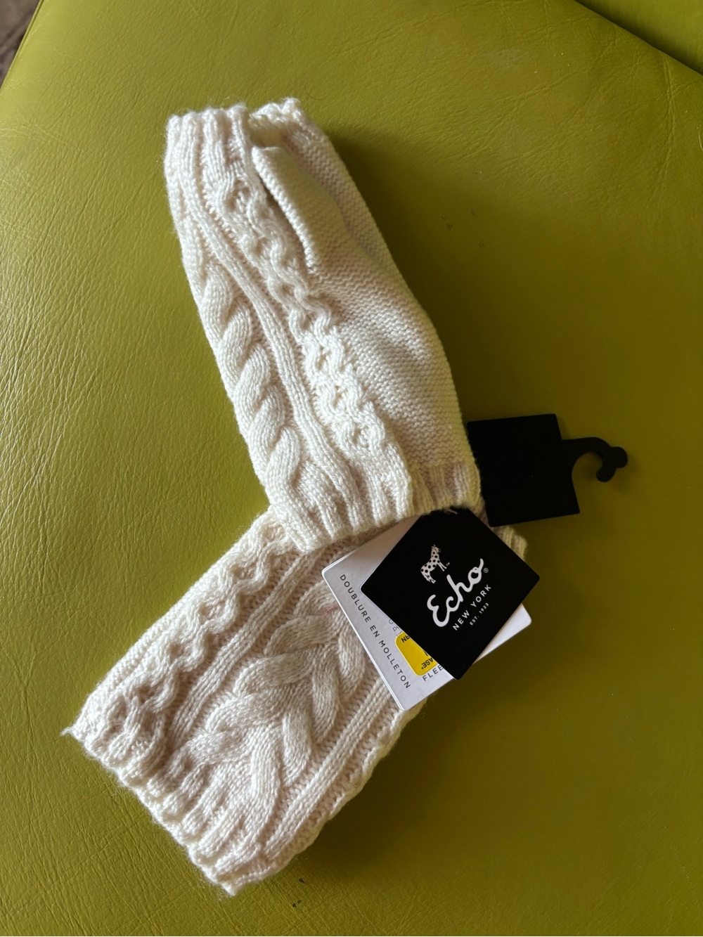 NWT Echo New York Cable Knit Fleece Lined Mittens Ivory Size S